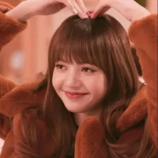 ❤️ Lisa kpop, sänger, blackpink, idol, promi, herzgeste telegram sticker