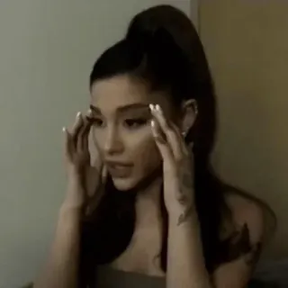 🤨 Ariana Grande Ariana Grande, ca sĩ, người nổi tiếng, ngôi sao nhạc pop telegram sticker