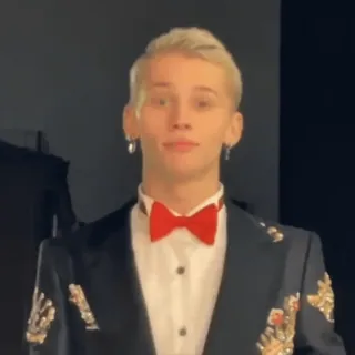 😊 Mann, Anzug, rote Fliege, Festliche Kleidung, blondes Haar, Porträt whatsapp sticker