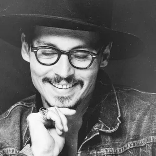 ➰ Johnny Depp acteur, homme, portrait, lunettes, chapeau, célébrité telegram sticker