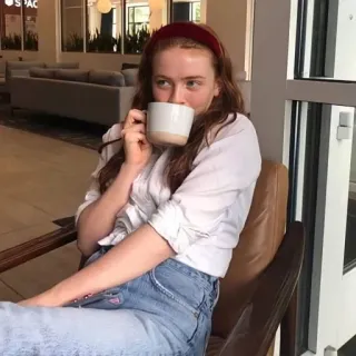 🌹 frau, kaffee, drinnen, porträt, lässig, jeans telegram sticker