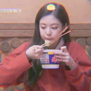 🎠 Jennie kpop, jennie, blackpink, idole, coréen, asiatique, manger, ramen telegram sticker