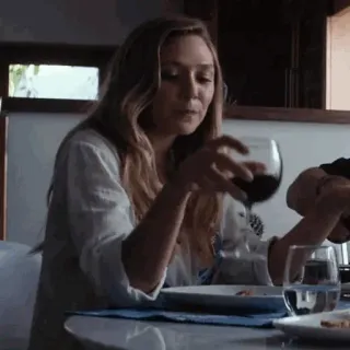 🥂 Wanda Maximoff Avengers ผู้หญิง, เอลิซาเบธ โอลเซ่น, ไวน์, มาร์เวล, อเวนเจอร์ส, อาหารเย็น telegram sticker