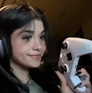 🥥 fille, femme, gamer, manette, gaming, xbox telegram sticker