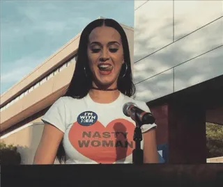 🍓 I'M WITH HER NASTY WOMAN politik, protes, wanita jahat, saya bersamanya, feminisme, hak wanita telegram sticker