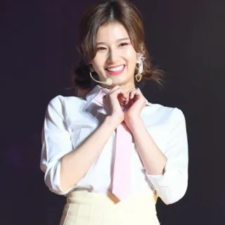 🍭 mujer, sonriendo, corazón, retrato, kpop telegram sticker