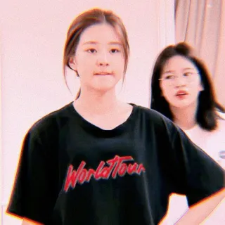 🍼 World Tour mulher, menina, adolescente, tour mundial, camiseta, casual, moda telegram sticker