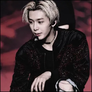 ☁️ K-pop, Piosenkarz, Mężczyzna, Portret, Muzyka, Idol, Wykonawca telegram sticker