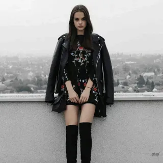 ✨ kobieta, moda, modelka, sukienka, kurtka, pejzaż miejski telegram sticker
