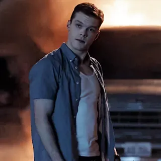 😏 Cameron Monaghan actor, hombre, retrato, joven, hombre telegram sticker