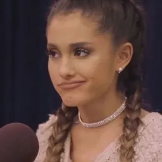 😕 Ariana Grande cantor, pop, músico, mulher, celebridade whatsapp sticker