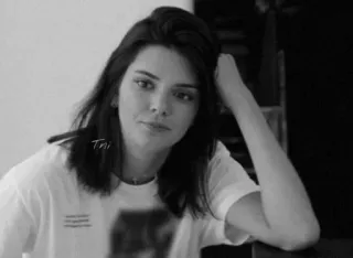 🧷 Tri Kendall Jenner, Modella, Celebrità, Donna, Ritratto, Bianco e nero telegram sticker