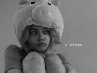 🗞 woman, pig, hat, black and white, portrait telegram sticker
