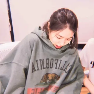 🪐 AIMOяOJIJA clothing, hoodie, California, bear whatsapp sticker