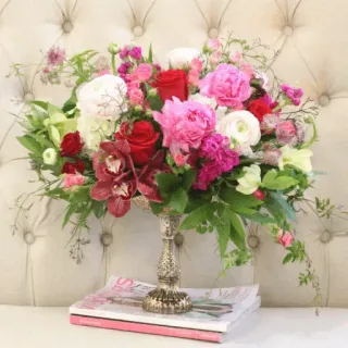 🌸 kwiaty, róże, bukiet, kompozycja kwiatowa, dekoracja stołu, róże, piwonie, jaskry, storczyki, kwiatowy telegram sticker