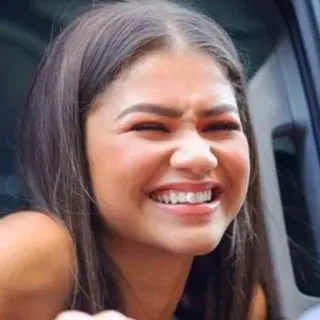 😂 Zendaya zendaya, attrice, sorriso, celebrità, donna, ritratto telegram sticker