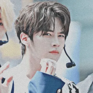 🥀 pria, orang, korea, asia, penyanyi, idola telegram sticker