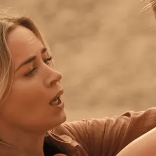 😘 phụ nữ, tóc vàng, góc nghiêng, Emily Blunt, nữ diễn viên, người nổi tiếng, ảnh tĩnh telegram sticker
