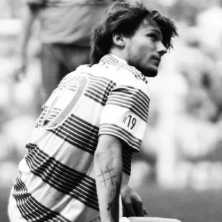 ⚽️ 19 homme, sport, athlète, numéro 19, noir et blanc, portrait telegram sticker