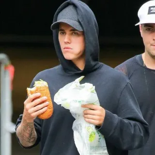 😐 Justin Bieber 有名人, サンドイッチ, 食べる, パーカー, ジャスティン・ビーバー telegram sticker