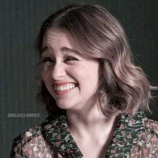 😂 Emilia Clarke EMILIACLARKIES attrice, celebrità, ritratto, donna, sorriso telegram sticker