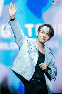 🖖 kpop, v, sänger, idol, promi, winken telegram sticker