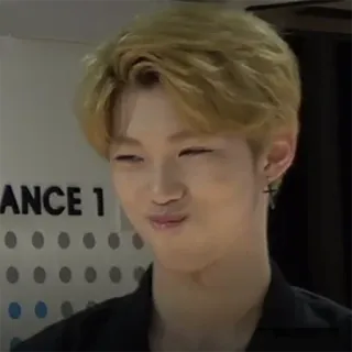 😏 人物, 男性, 金髪, 表情, 顔 whatsapp sticker