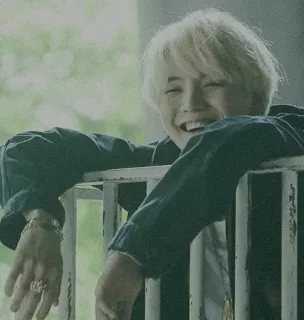 🌃 person, smiling, white hair, man, happy telegram sticker