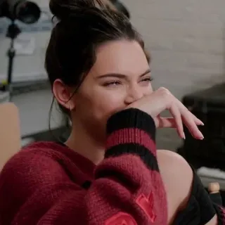 ✨ Kendall Jenner женщина, модель, знаменитость, человек, свитер telegram sticker