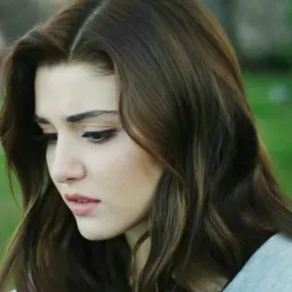 😞 mulher, retrato, morena, beleza, perfil, Hande Erçel telegram sticker