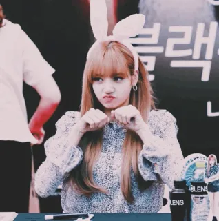 🖇 Lisa kpop, cantante, orecchie da coniglio, idol, lisa, blackpink telegram sticker