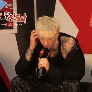 🥥 RedFest musique, festival, événement, machine gun kelly telegram sticker