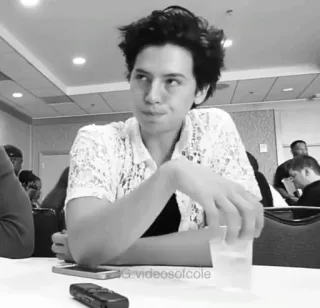 🥀 Cole Sprouse osoba, aktor, celebryta, mężczyzna whatsapp sticker