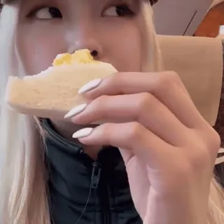 🌟 comida, lanche, comendo, pão, pessoa whatsapp sticker