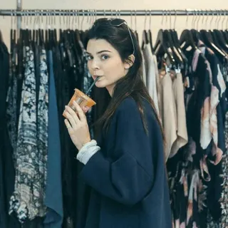 ✨ Kendall Jenner モデル, 有名人, ファッション, ショッピング, 女性 telegram sticker