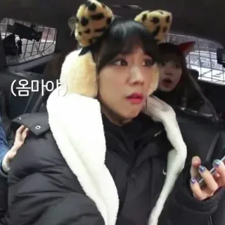❣ （옴마야) woman, car, earmuffs, korean, surprised telegram sticker