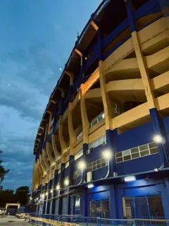 🏟 stadion, architektura, budynek, arena, sport, niebieski, żółty telegram sticker