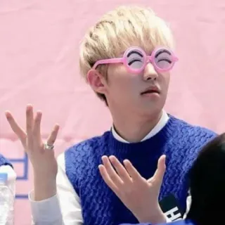 😦 человек, очки, выражение, юмор telegram sticker