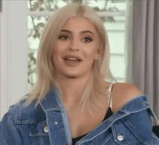 ☔ Kylie Jenner Kylie Jenner, Reality TV, Celebrità, Donna, Capelli biondi, Giacca di jeans telegram sticker