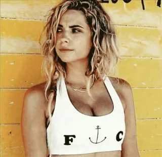 😐 F C Frau, Sport-BH, Anker, Casual, Pose, Schimpfwort telegram sticker