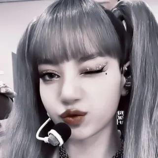 🎧 Lisa kpop, cantante, mujer, retrato, blackpink, selfie whatsapp sticker