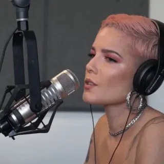 🕊 Halsey 歌手, Halsey, 麦克风, 音乐, 艺术家 telegram sticker