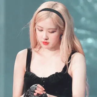 🐰 Rose женщина, блондинка, портрет, знаменитость, певица, K-pop telegram sticker
