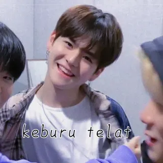📍 keburu telat person, asiatisch, lächelnd, fröhlich, casual whatsapp sticker