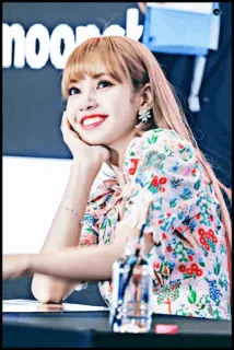 🐿 Lisa lisa, blackpink, kpop, cantora, idol, lalisa manoban whatsapp sticker