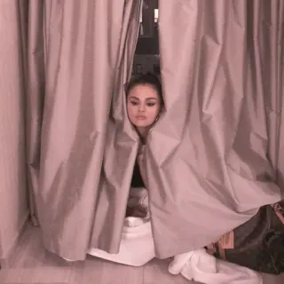 👛 Selena Gomez певец, актриса, занавес, знаменитость, портрет telegram sticker
