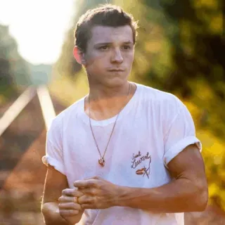 ⚙ Tom Holland Saint Laurent Tom Holland, actor, Saint Laurent, celebridad whatsapp sticker