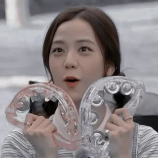 🍂 Jisoo jisoo, blackpink, kpop, cantante, idol, pandereta, entretenimiento telegram sticker