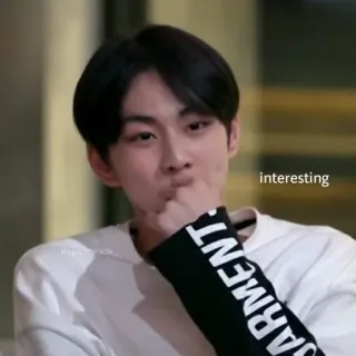 🧐 interesting kpop, idol, réaction, mème, intéressant whatsapp sticker