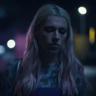 🧬 Jules Vaughn Euphoria Jules Vaughn, Euphoria, Hunter Schafer, HBO, Teenager-Drama, Charakter Porträt whatsapp sticker
